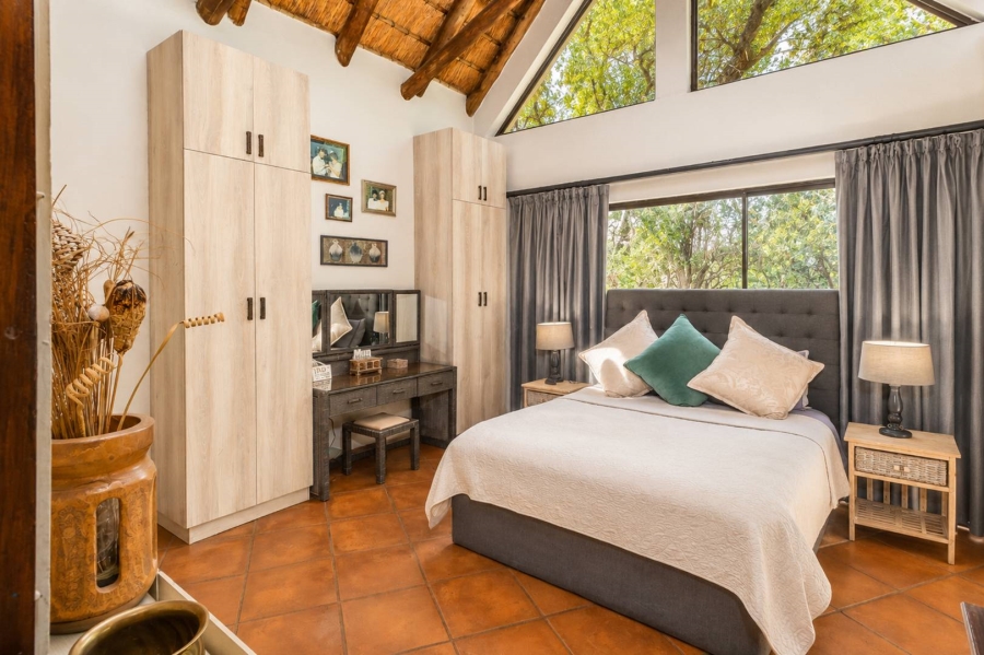 8 Bedroom Property for Sale in Kshane North West